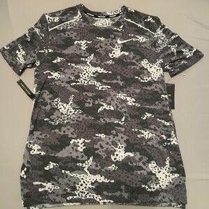 Nike Running Dri-Fit T Shirt, Men’s Size Medium, New